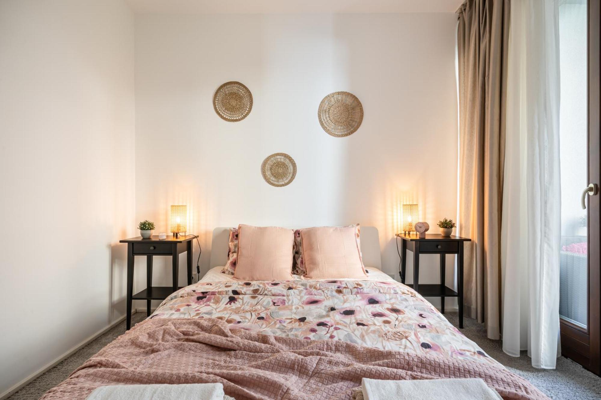 Of Serenity - 2 Bdr, Free Parking And Terrace * Budapesta
