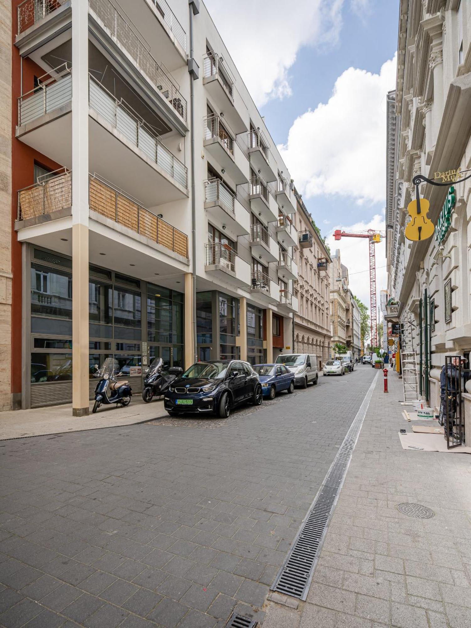 Appartamento Of Serenity - 2 Bdr, Free Parking And Terrace Budapest